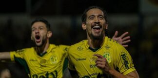 com-gol-relampago,-mirassol-goleia-bahia-e-se-mantem-no-g6
