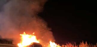 video:-carro-pega-fogo-e-assusta-motoristas-na-br-020
