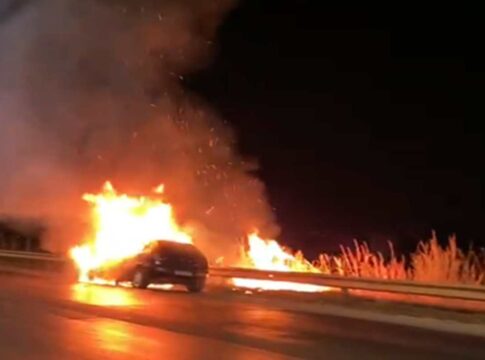 video:-carro-pega-fogo-e-assusta-motoristas-na-br-020