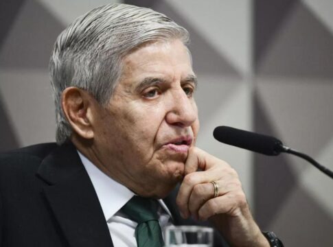 moraes-autoriza-defesa-de-heleno-a-usar-slides-em-julgamento-no-stf