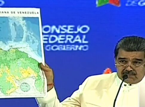 guiana-acusa-venezuela-de-disparos-contra-barco-em-vespera-eleitoral