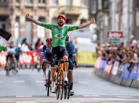 lauro-chaman-leva-tricampeonato-mundial-de-paraciclismo-na-belgica