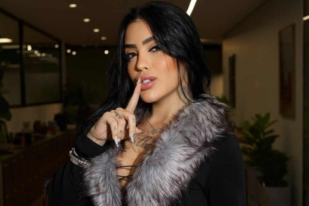 mirella-aciona-a-justica-apos-ter-fotos-intimas-expostas-em-conta-fake