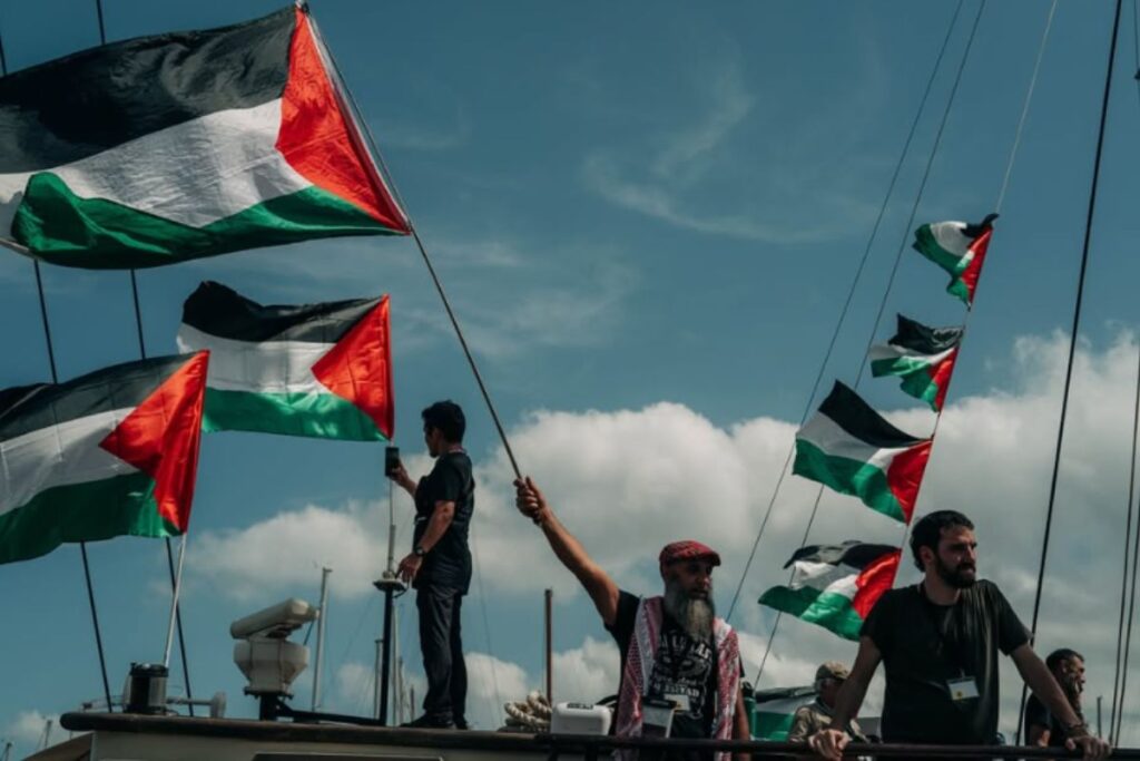 flotilha-que-ia-para-gaza-com-greta-e-brasiliense-retorna-a-barcelona