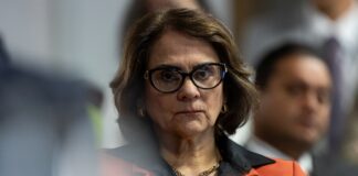 por-que-policia-nao-revistou-carro-de-damares-apos-visita-a-bolsonaro