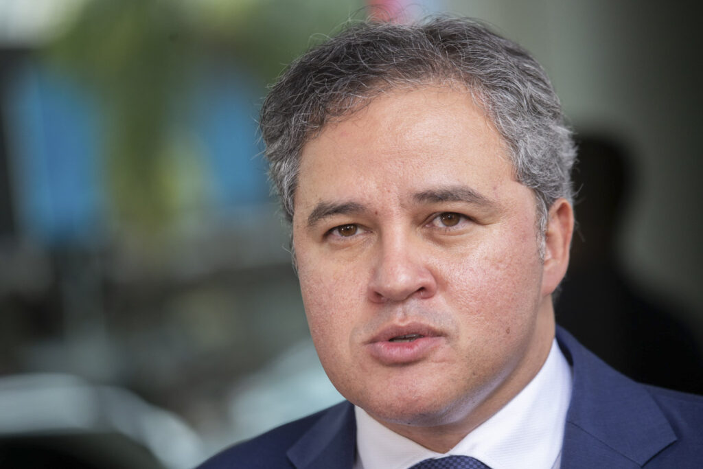 senador-diz-que-200-bilhoes-lavados-pelo-pcc-sao-“irrecuperaveis”