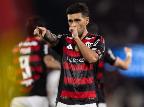 arrascaeta,-meia-do-flamengo,-anuncia-que-sera-pai-de-menino;-veja