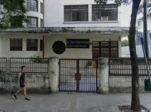professores-denunciam-apologia-ao-nazismo-e-arma-falsa-em-escola-de-sp