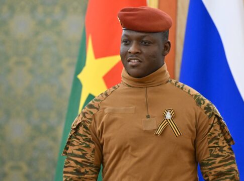 junta-militar-que-governa-burkina-faso-proibe-homossexualidade-no-pais