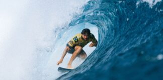 yago-dora-e-campeao-mundial-de-surfe-profissional
