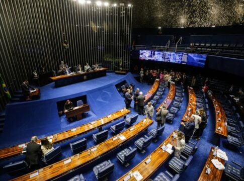 sem-acordo,-mudancas-na-lei-da-ficha-limpa-voltam-a-pauta-do-senado