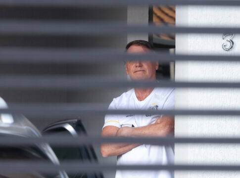 analise:-agora-so-a-politica-salva-bolsonaro