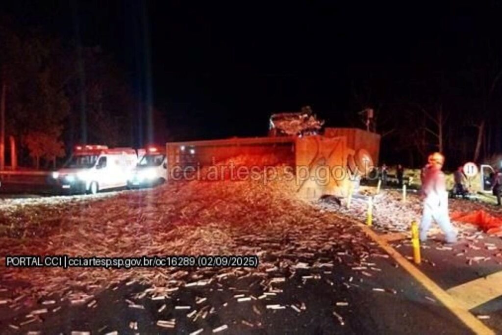 acidente-entre-onibus-e-caminhao-deixa-1-morto-e-14-feridos-na-sp-334
