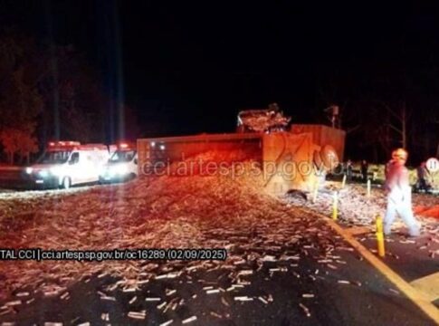 acidente-entre-onibus-e-caminhao-deixa-1-morto-e-14-feridos-na-sp-334