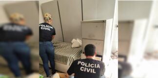 prestador-fica-nu-durante-servico-de-manutencao-na-casa-de-clientes
