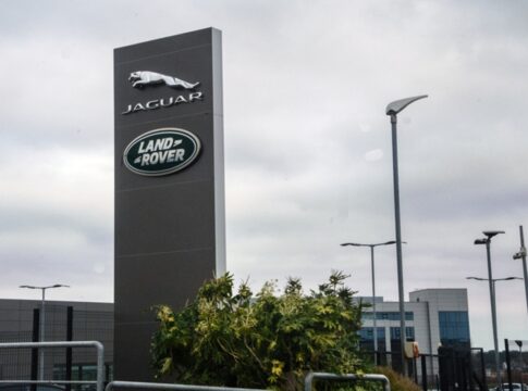 ataque-hacker-paralisa-producao-e-vendas-da-jaguar-land-rover