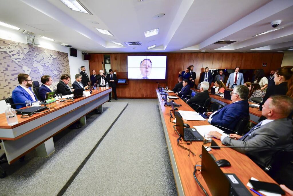 ex-assessor-desafia-moraes-em-audiencia-no-senado