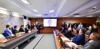 ex-assessor-desafia-moraes-em-audiencia-no-senado