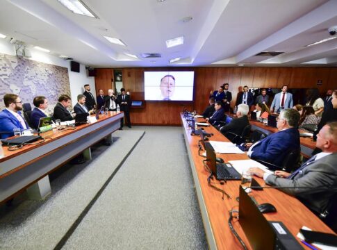 ex-assessor-desafia-moraes-em-audiencia-no-senado