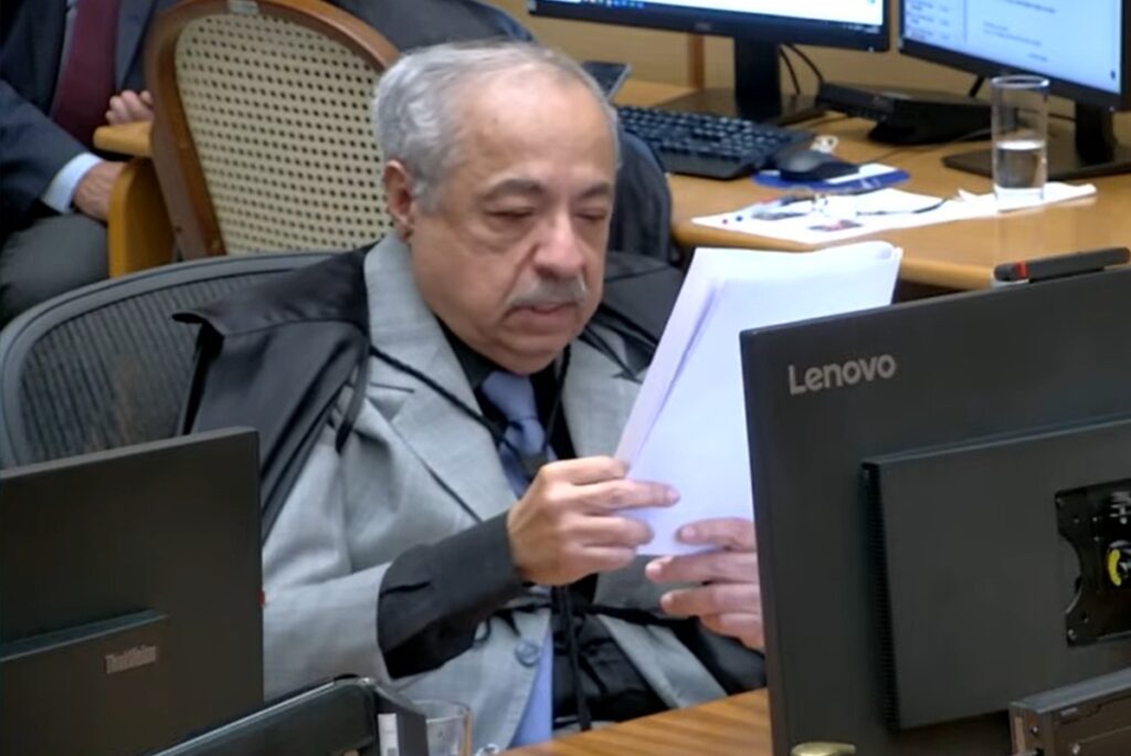 “acompanho-o-relator”:-ministro-vota-a-favor-da-condenacao-de-villela