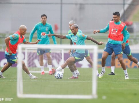 video:-confira-os-primeiros-minutos-do-treino-da-selecao-desta-terca