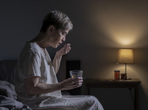 4-suplementos-e-vitaminas-que-nao-devem-ser-ingeridos-antes-de-dormir