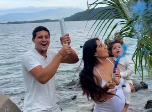 avo-erra-sexo-do-bebe-em-cha-revelacao-e-confunde-a-familia-inteira