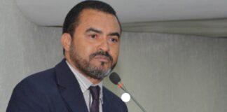 mensagens-indicam-propina-a-governador-de-to-por-frangos-congelados