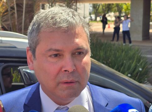 lider-do-pt-critica-articulacao-por-anistia:-“golpe-parlamentar”