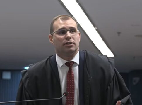 alice,-sogra-e-ovo-falante:-a-defesa-de-paulo-nogueira-no-stf.-video