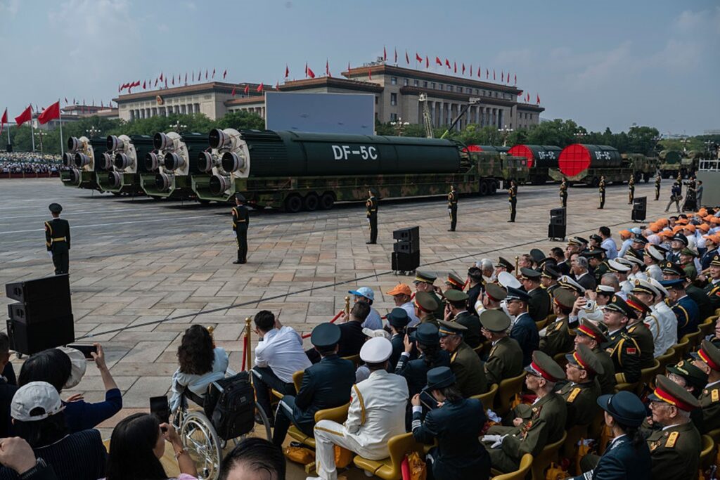 china-mostra-missil-nuclear-capaz-de-atingir-qualquer-ponto-no-planeta