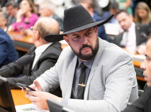 ze-trovao-e-condenado-a-pagar-r$-50-mil-ao-admitir-que-bateu-na-mulher