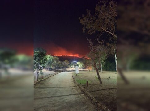 cachoeira-e-reaberta-apos-bombeiros-controlarem-fogo-em-pirenopolis