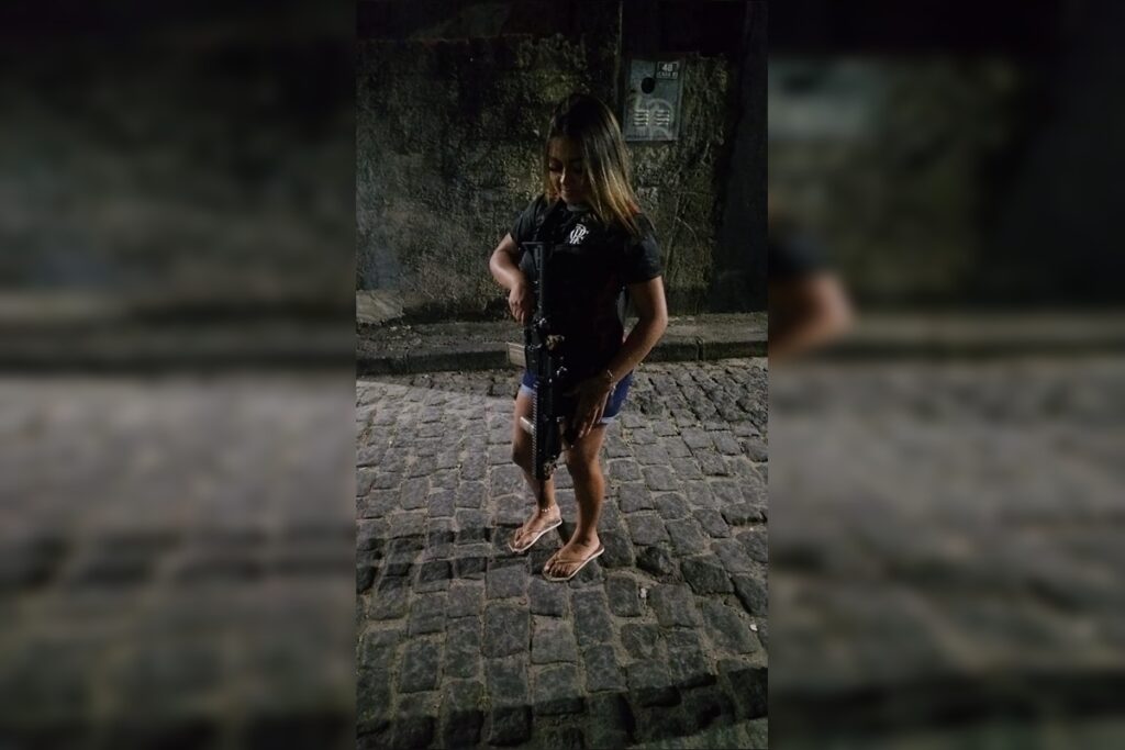 quem-e-a-“barbiezinha-de-bangu”-presa-por-chefiar-delivery-do-trafico