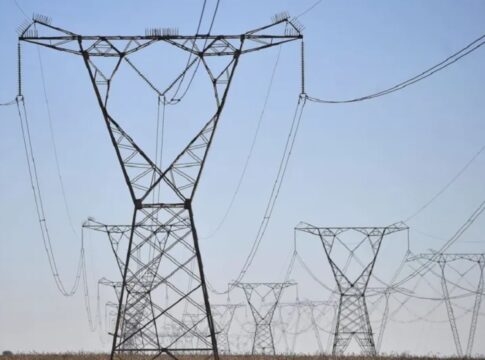 comissao-aprova-mp-do-setor-eletrico-com-ampliacao-da-tarifa-social