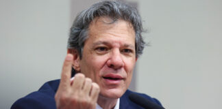 “rasgou-se-a-fantasia”-de-tarcisio-como-pessoa-de-centro,-diz-haddad