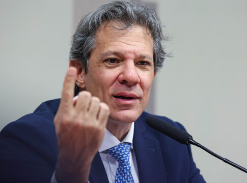 “rasgou-se-a-fantasia”-de-tarcisio-como-pessoa-de-centro,-diz-haddad