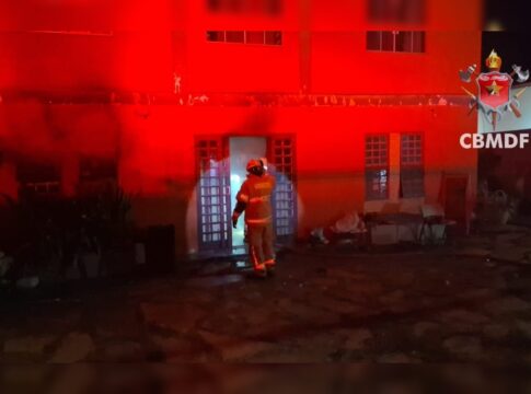 neto-de-homem-morto-em-incendio-no-df-viu-casa-ser-tomada-pelas-chamas