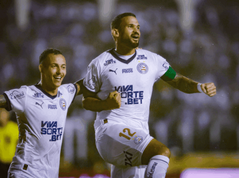 copa-do-nordeste:-bahia-goleia-confianca-e-abre-vantagem-na-final
