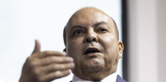 “mais-uma-vez,-pt-e-psb-agiram-contra-o-df”,-diz-ibaneis-apos-bc-barrar-compra-do-master-pelo-brb