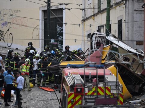 elevador-da-gloria:-acidente-em-lisboa-lembra-queda-do-bondinho-no-rio