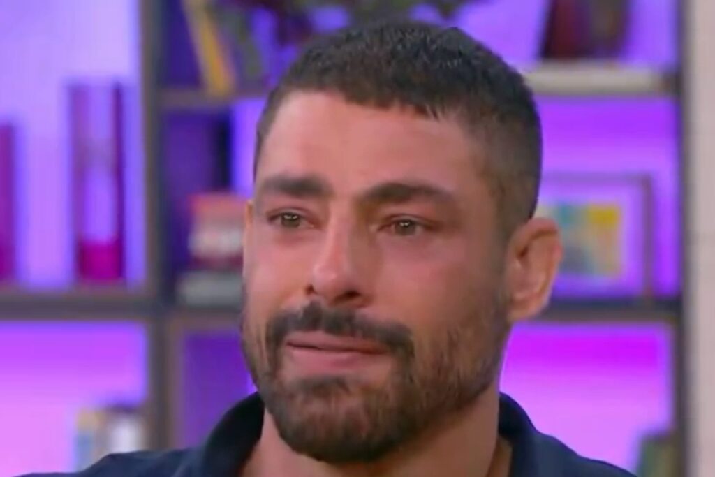 caua-reymond-chora-ao-vivo-ao-falar-da-mae,-que-morreu-de-cancer