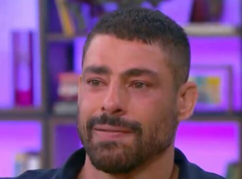 caua-reymond-chora-ao-vivo-ao-falar-da-mae,-que-morreu-de-cancer