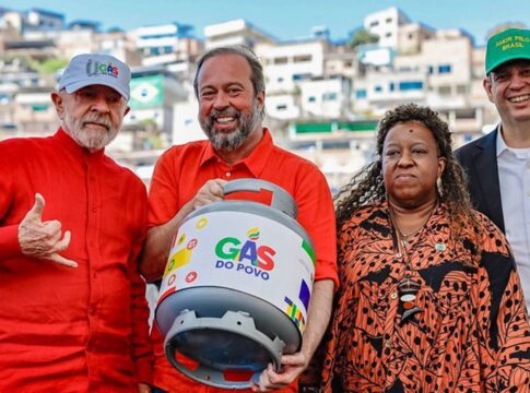 lula-assina-mp-do-gas-do-povo,-com-botijao-para-familia-de-baixa-renda