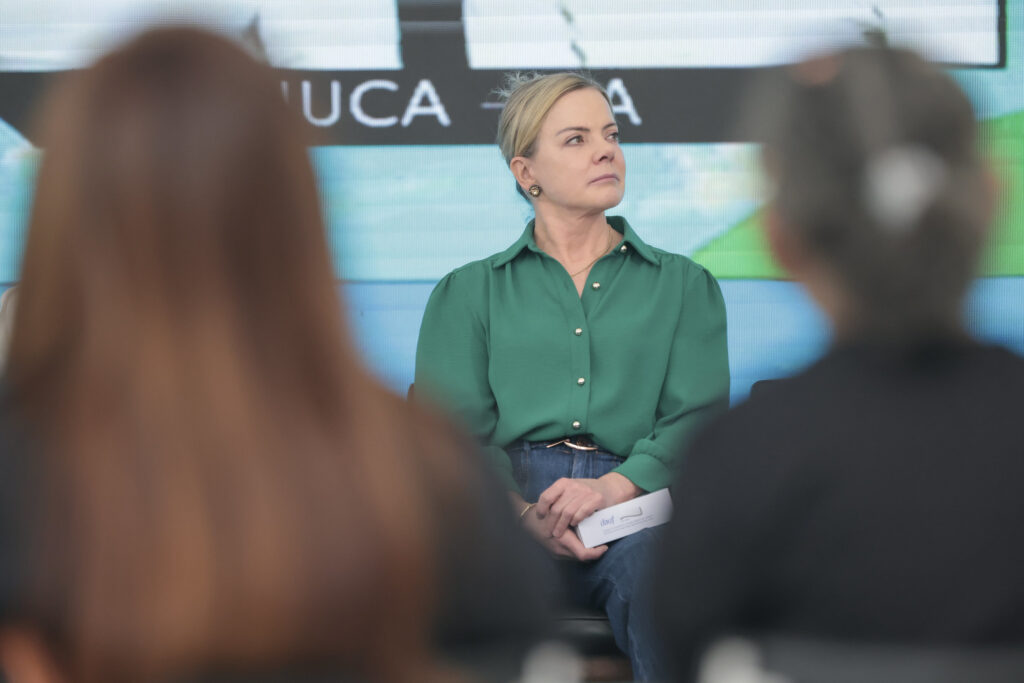 tarcisio-“quer-dar-presente-a-trump”,-diz-gleisi sobre anistia