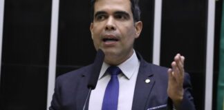 deputado-alvo-da-pf-diz-que-destinou-recursos-para cesta-basica 