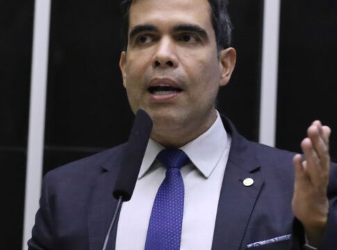 deputado-alvo-da-pf-diz-que-destinou-recursos-para cesta-basica 