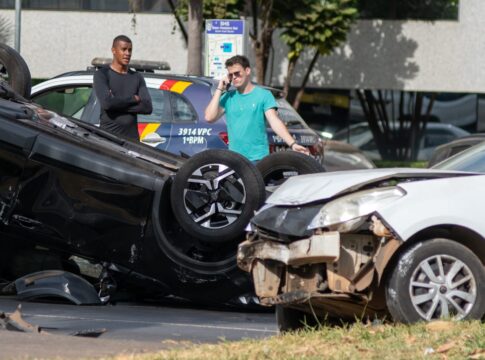 usando-gps,-motorista-entra-na-contramao-e-causa-acidente-na-w3-sul