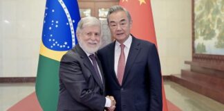 celso-amorim-manda-recado-aos-eua-durante-viagem-a-china