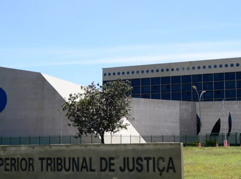 marluce-caldas-e-carlos-brandao-tomam-posse-como-ministros-do-stj